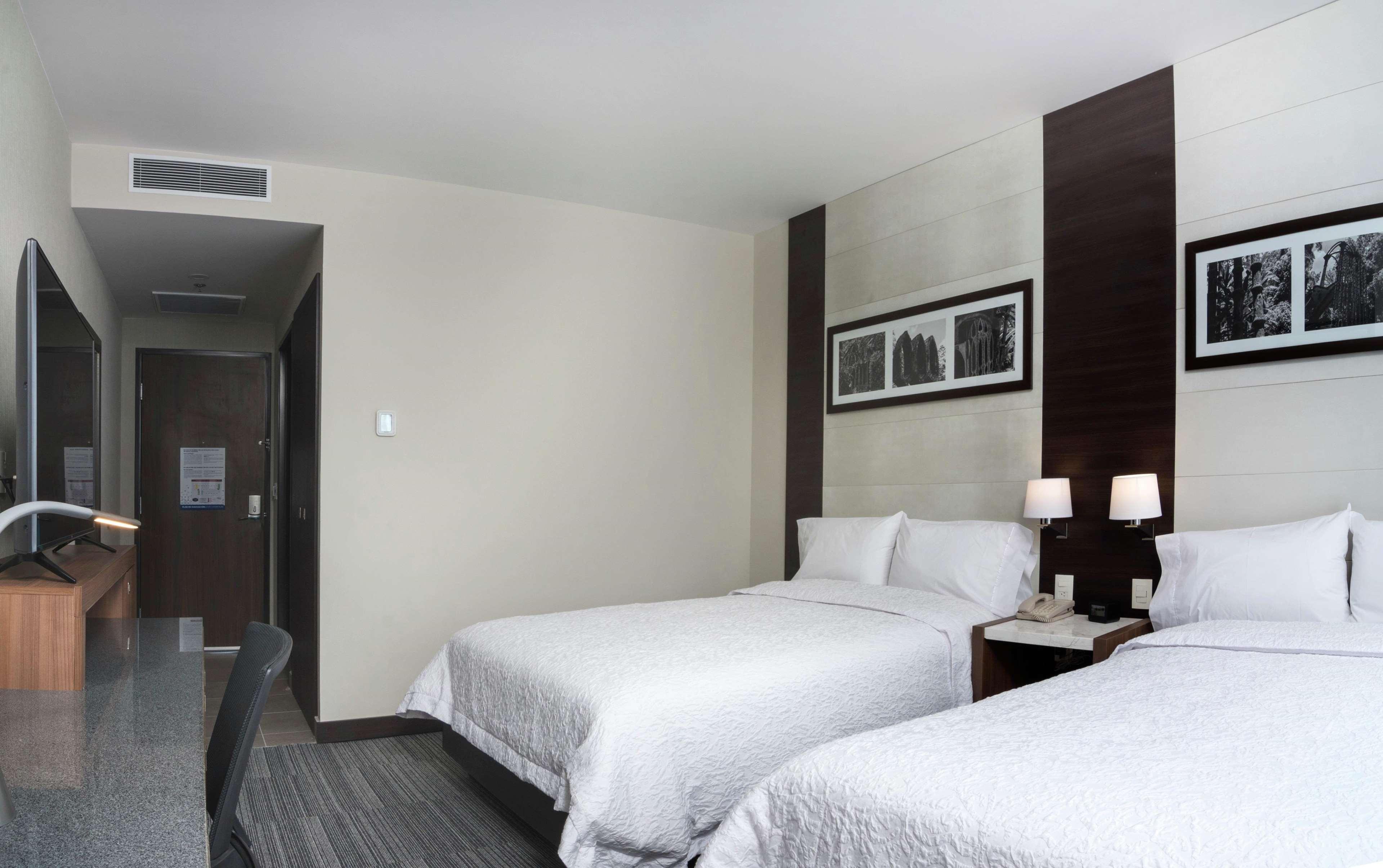 Hampton Inn And Suites San Luis Potosi Slp Exterior foto
